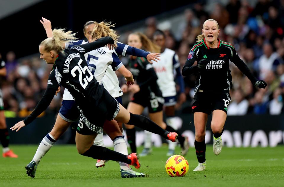 九游亚洲官网-关于热刺在英格兰足球联赛中再次豪取三分的信息