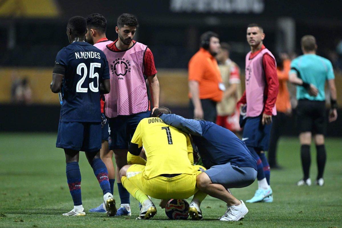 关于西亚球队在比赛中取得胜利，迈入淘汰赛的信息